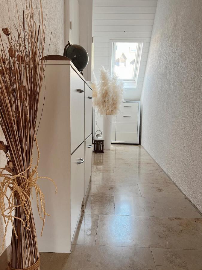 Ferienwohnung Moselflair Mit Direktem Blick Auf Die Mosel Und Weinberge Oberfell Luaran gambar