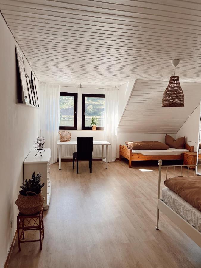 Ferienwohnung Moselflair Mit Direktem Blick Auf Die Mosel Und Weinberge Oberfell Luaran gambar