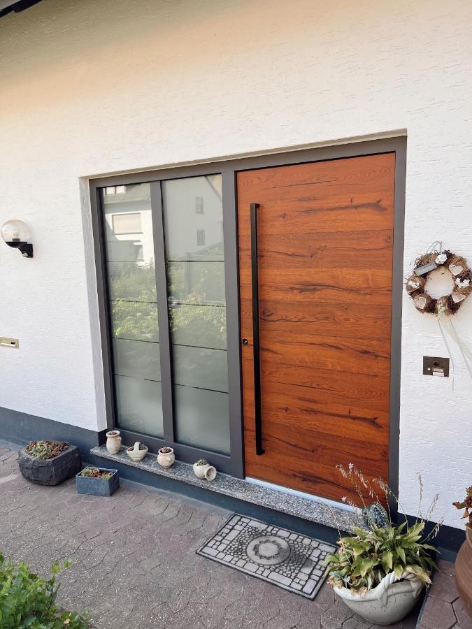 Ferienwohnung Moselflair Mit Direktem Blick Auf Die Mosel Und Weinberge Oberfell Luaran gambar